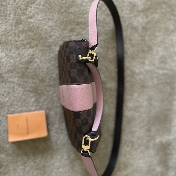 Pre-owned louis vuitton hand bag in a great condition barely used - Picture 6 of 8